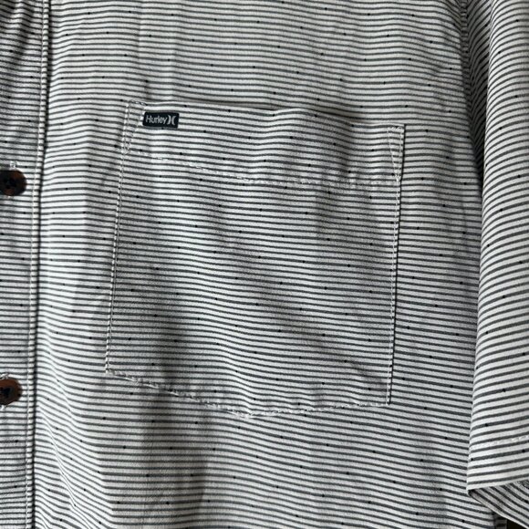 HURLEY Stretch Fit Short Sleeve Button Down Shirt Size Large - Picture 3 of 12
